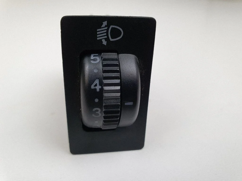 Headlight level height control switch 8415205050