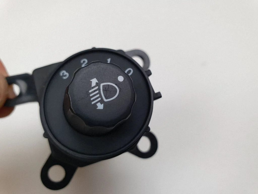 Regulator poziomu reflektorów – Honda Civic (2006-2011)