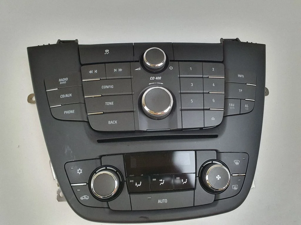 Gaisa kondicioniera/klimata/sildītāja vadības bloks (salonā) – Opel Insignia A (2008-2017)