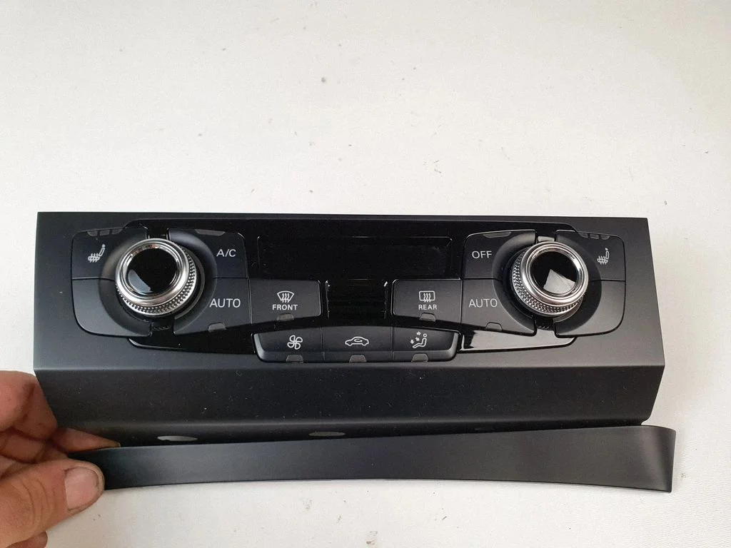 Climate control unit – Audi Q5 SQ5 8R (2008-2017)