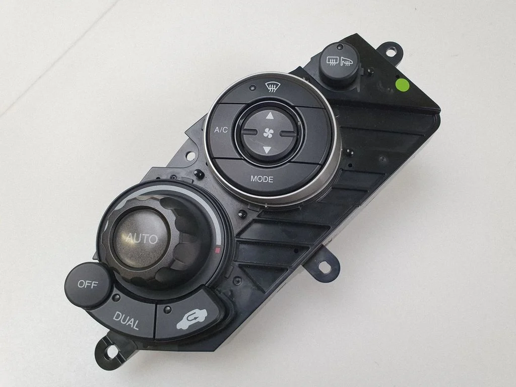 Kliimaseadme/kütte juhtplokk (salongis) – Honda Civic (2006-2011)