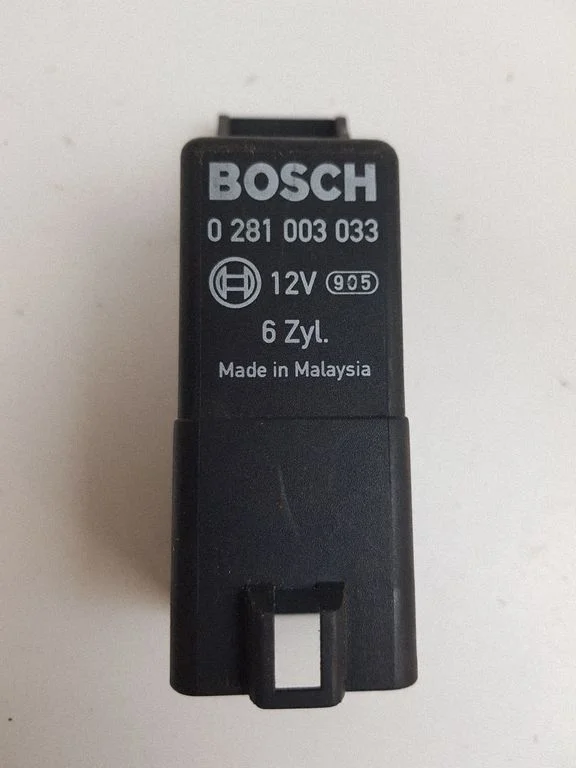 Kvēlsveču priekšuzsildes relejs 4E0907282B