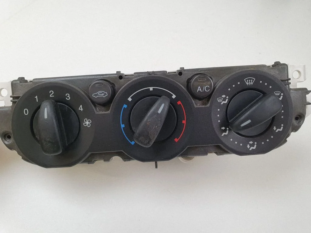 Climate control unit 7M5T19980AA