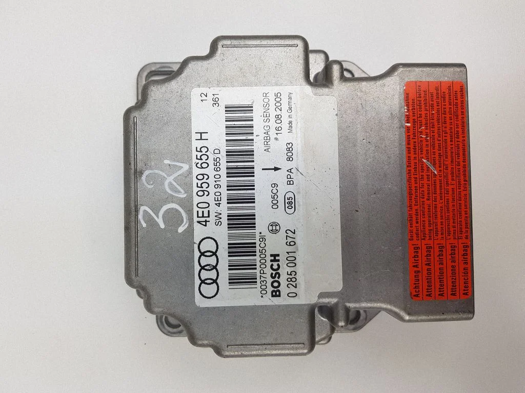 Airbag control unit/module – Audi A8 S8 D3 4E (2002-2009)