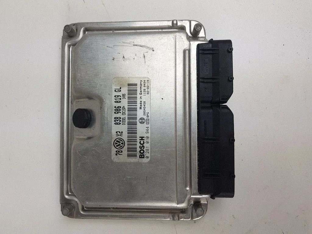 Dzinēja vadības bloks 0281010944