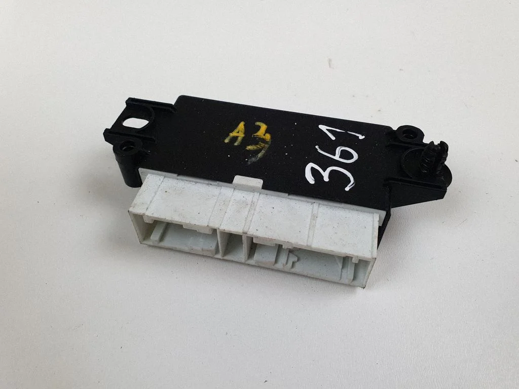Parkošanās (PDC) sensoru vadības bloks 5Q0919294J