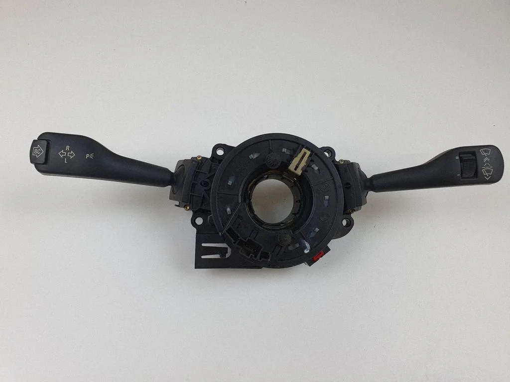 Wiper turn signal indicator stalk/switch 8376443