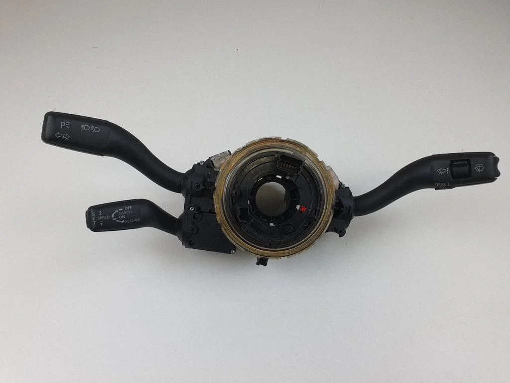 Sviru komplekts 4E0953541A