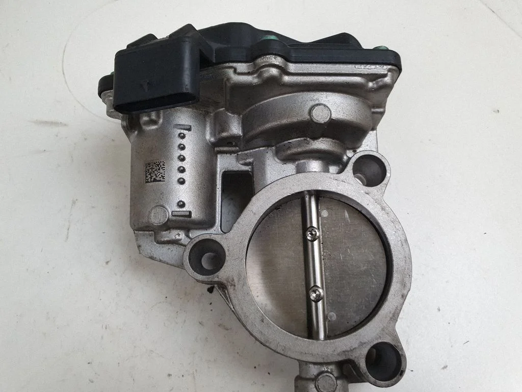 Throttle valve 7618838