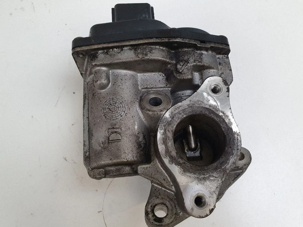 Throttle valve 147102557R