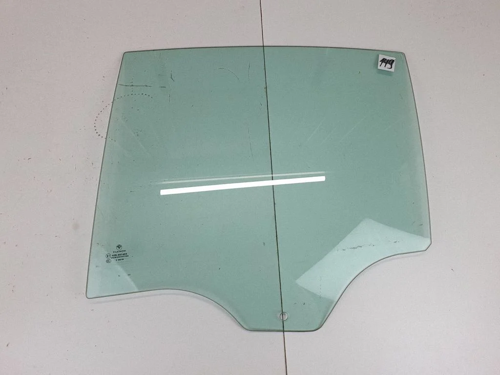 Rear door window glass 43R001605