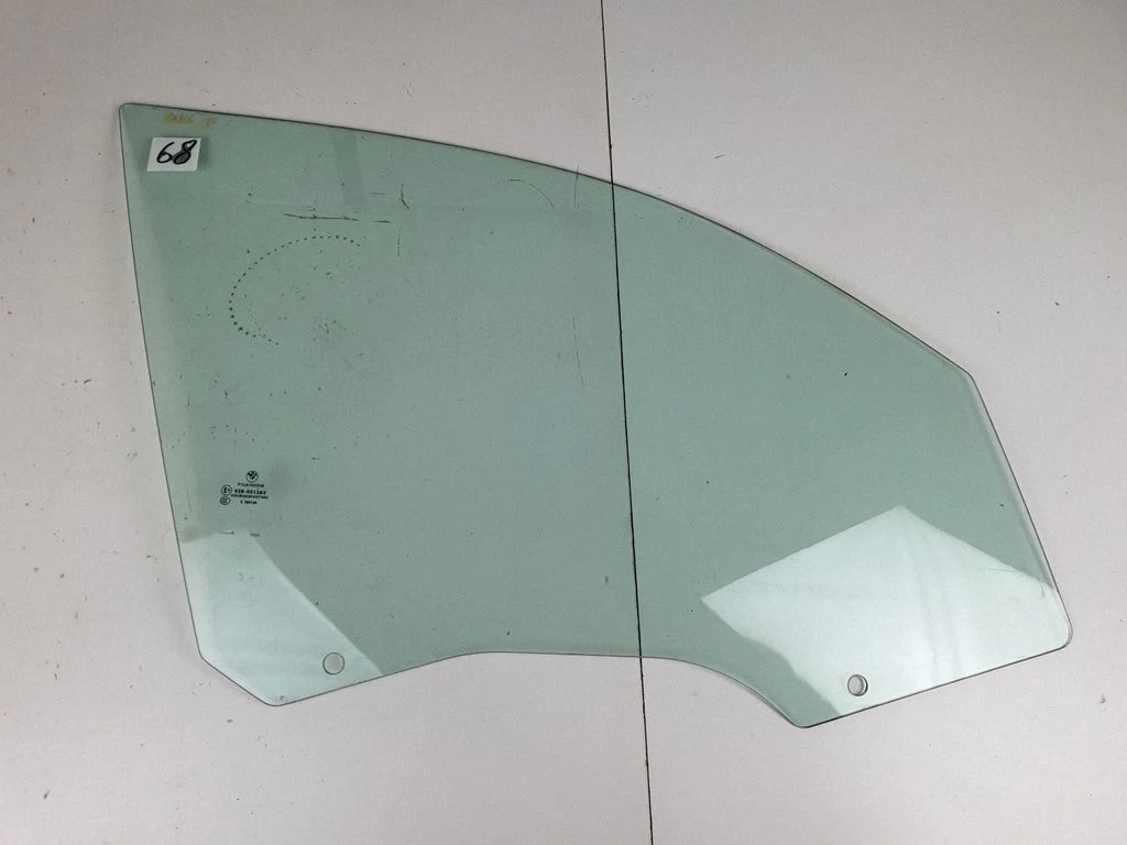 Front door window glass four-door 43R001582