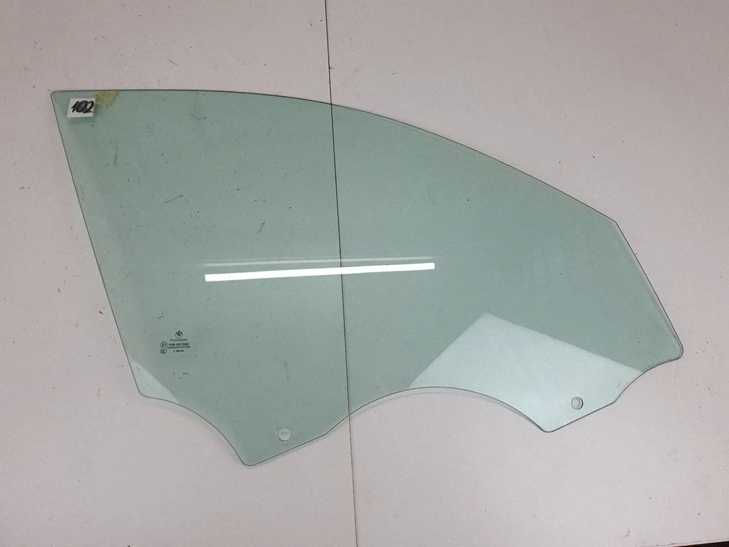 Front door window glass four-door 43R001582