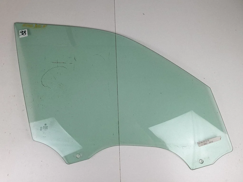 Galvenais priekšējo durvju stikls (četrdurvju) 43R004530