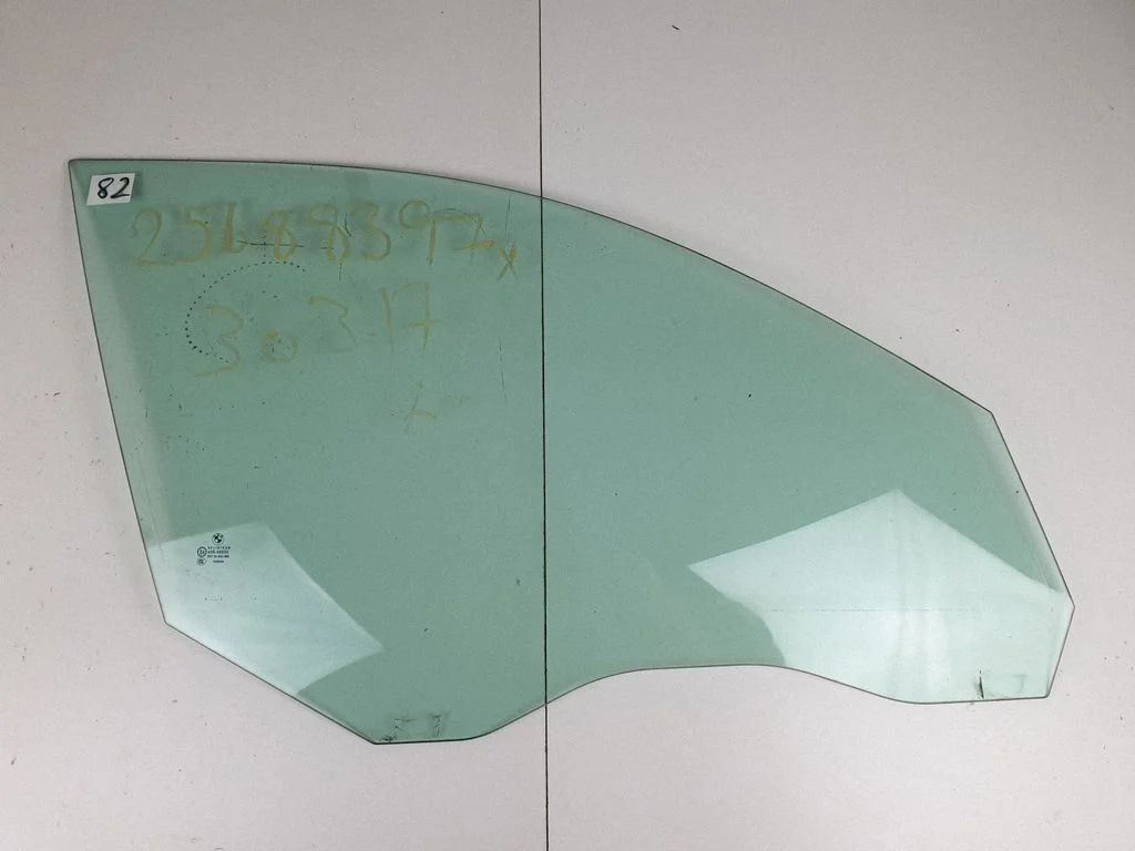 Front door window glass four-door 43R00050