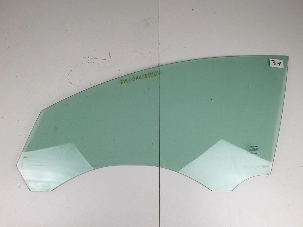 Front door window glass four-door 43R001105