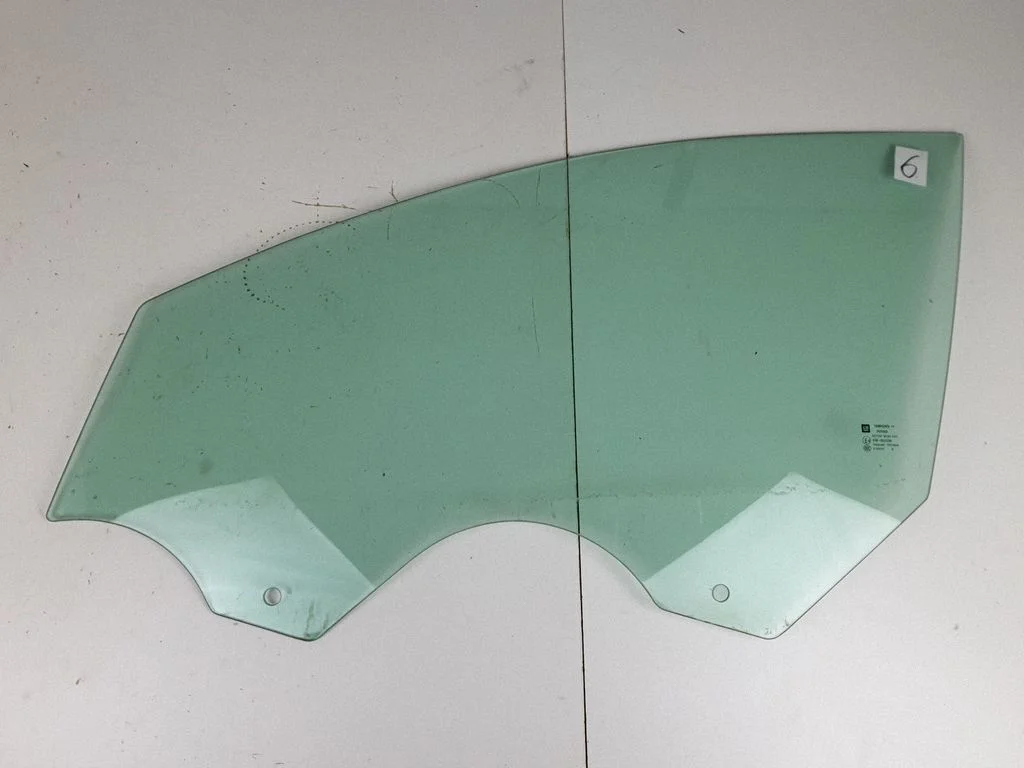 Front door window glass four-door 43R000056