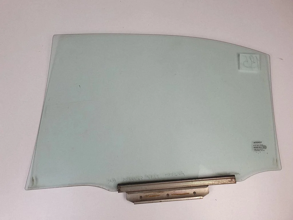 Rear door window glass 43R00048
