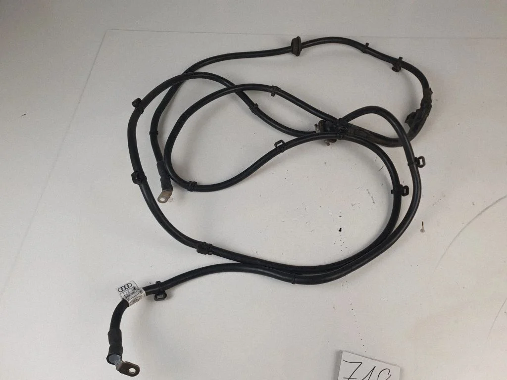 Miinusjuhe (aku) 8R0971225G – Audi Q5 SQ5 8R (2008-2017)