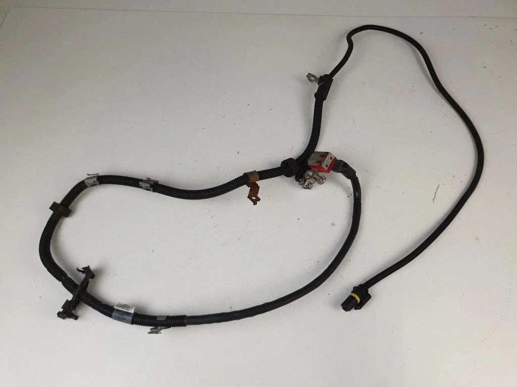Positive cable (battery) A2124405613