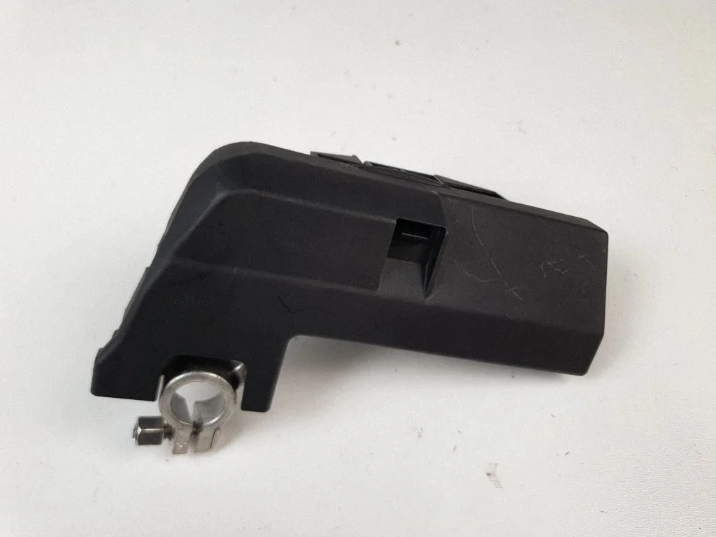 Plussjuhe (aku) 4F0915519 – Audi Q5 SQ5 8R (2008-2017)