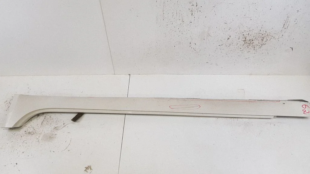 Sill 8X23F10609A