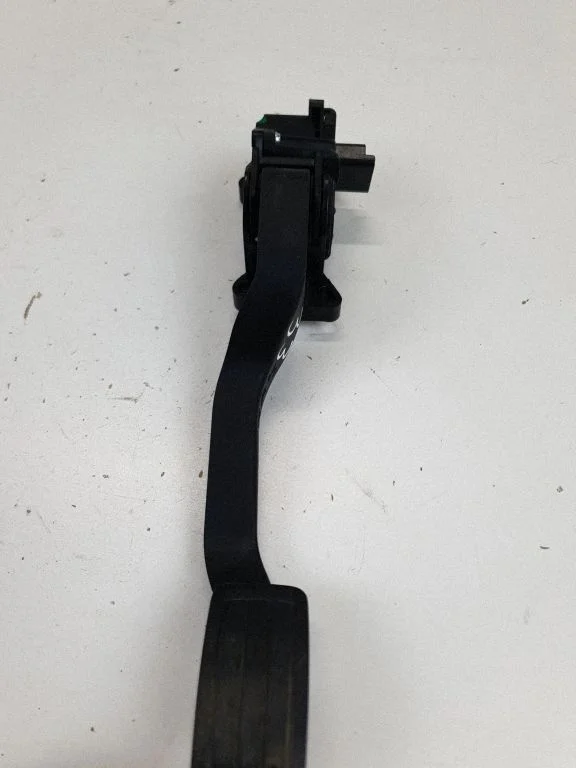 Accelerator throttle pedal – Opel Combo E (2018-)