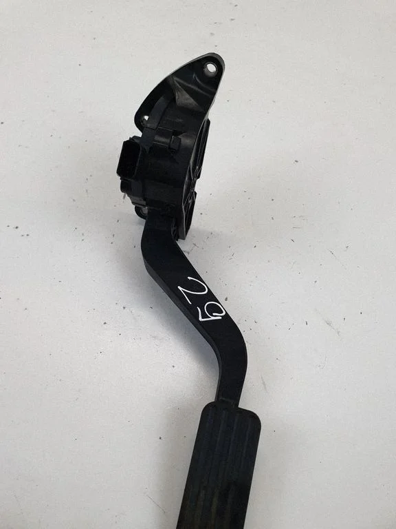 Accelerator throttle pedal FK729F836BB