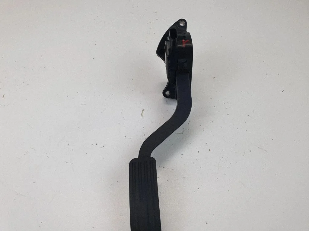 Accelerator throttle pedal GK529F836BA