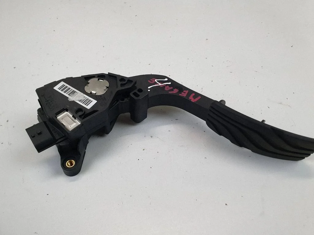 Accelerator throttle pedal 180108665R – Renault Megane III (2009-2016)