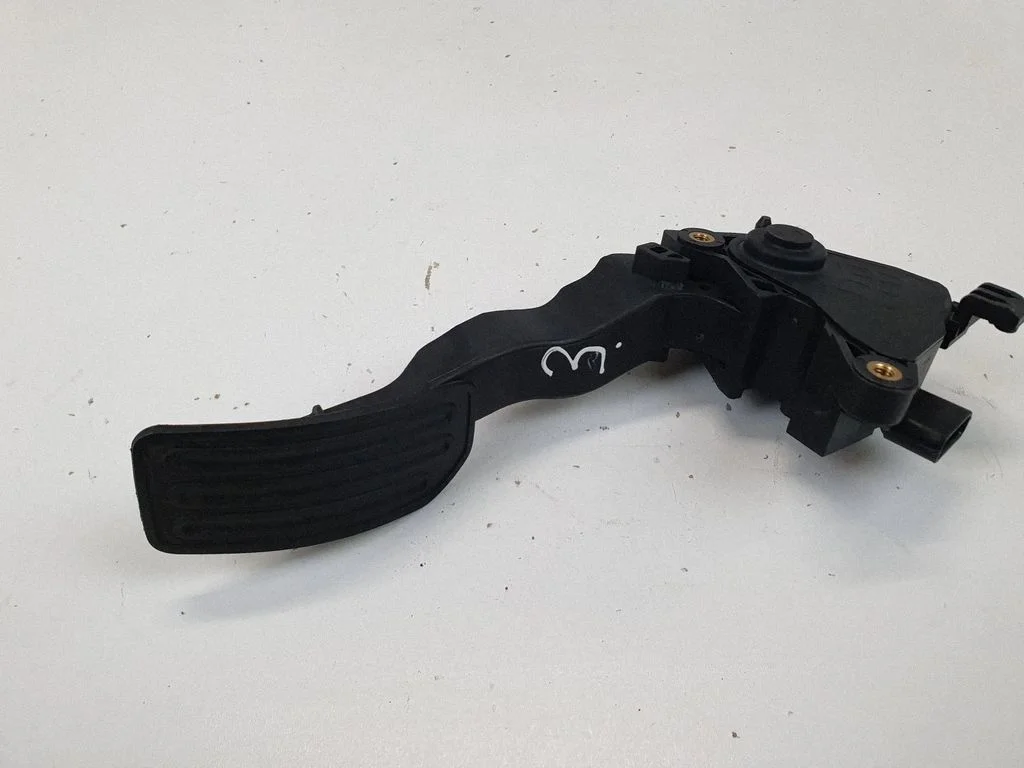 Accelerator throttle pedal 180024DA0B