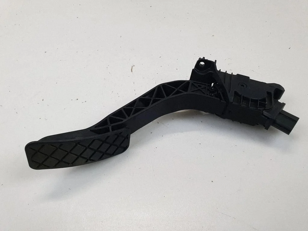 Accelerator throttle pedal 6PV010621