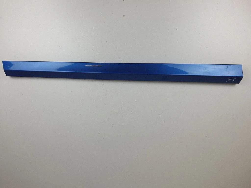 Esiukse liist (mold) 8060271 – BMW X1 F48 F49 (2015-2022)