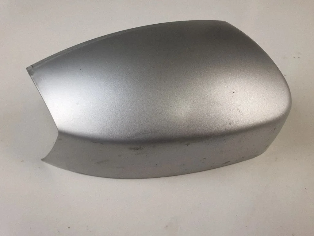 Plastic wing mirror trim cover – front right