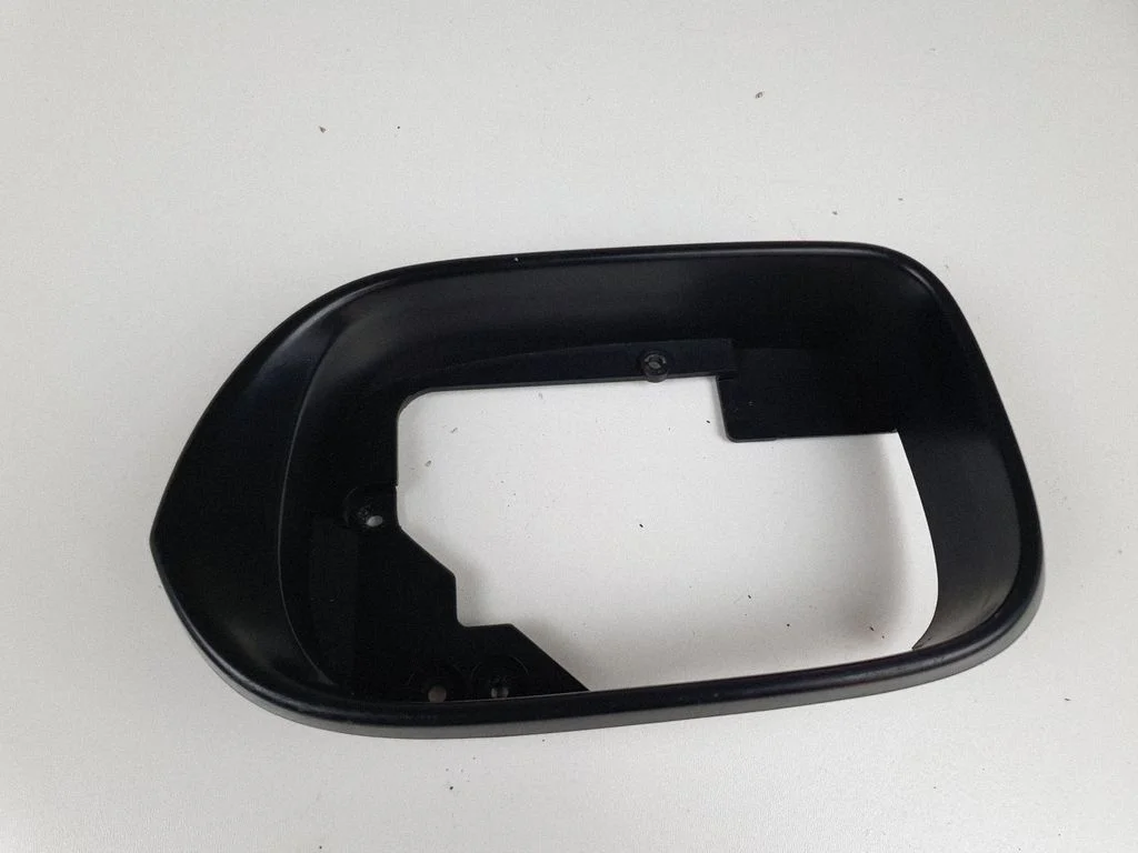 Välispeegli plastkate – vasak