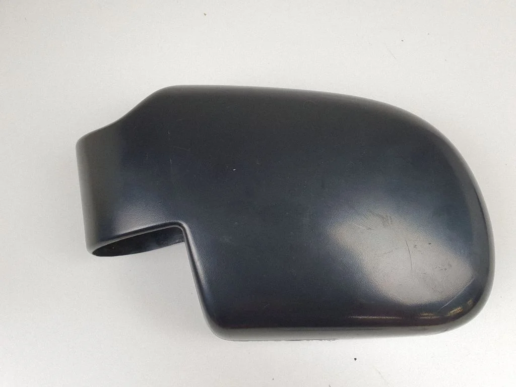 Spoguļa plastmasas apdare – kreisā