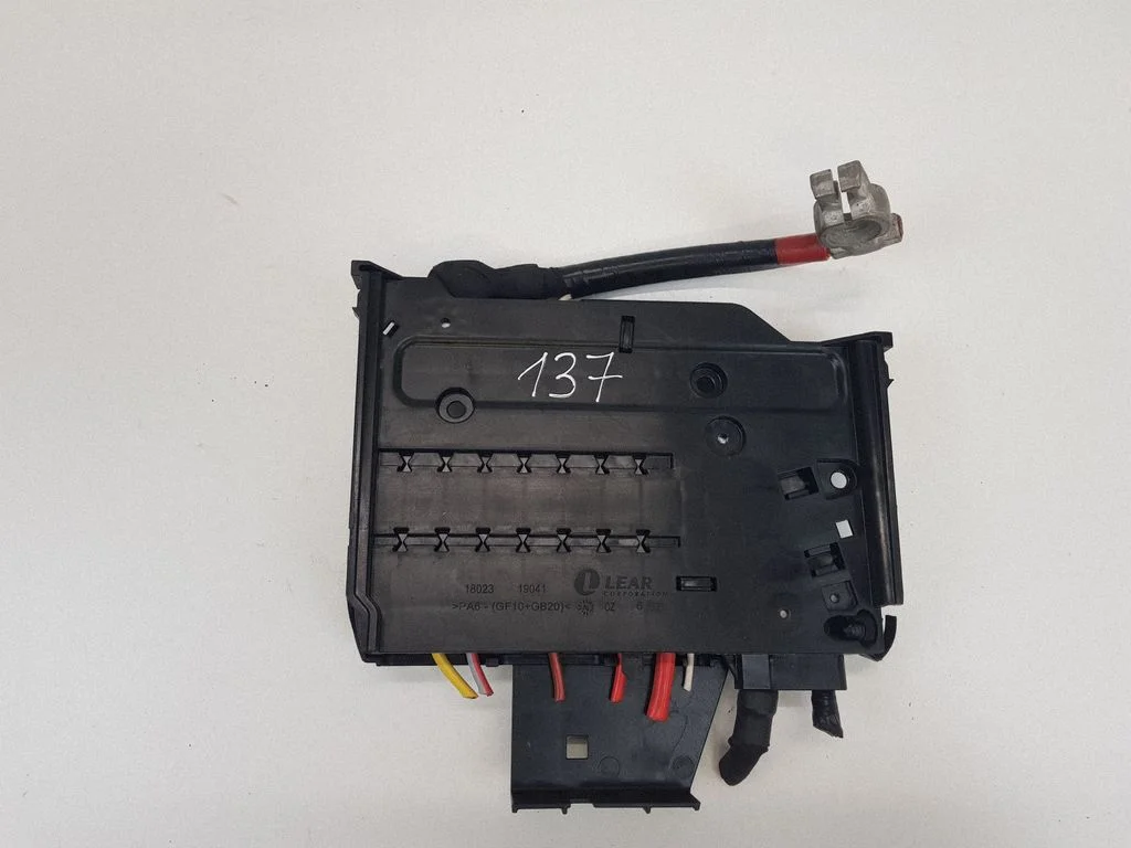 Kaitsmeplokk – Ford C-MAX II (2010-2019)