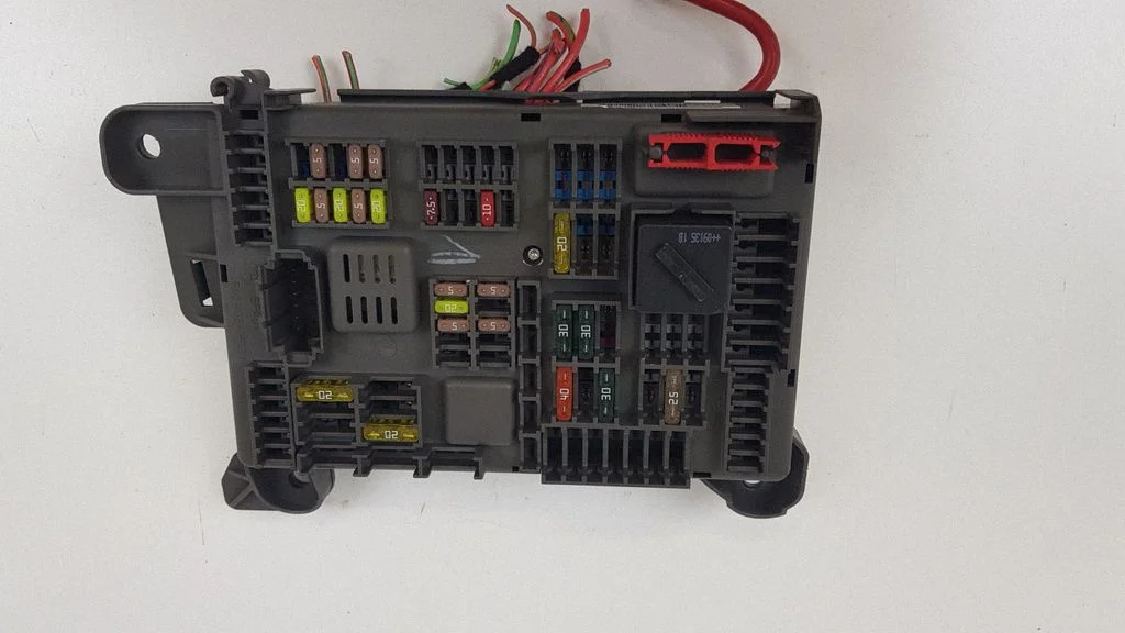 Drošinātāju bloks 693168704