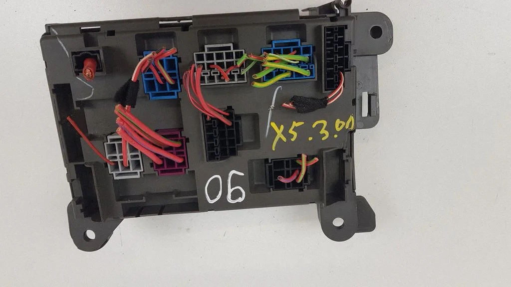Drošinātāju bloks 693168704