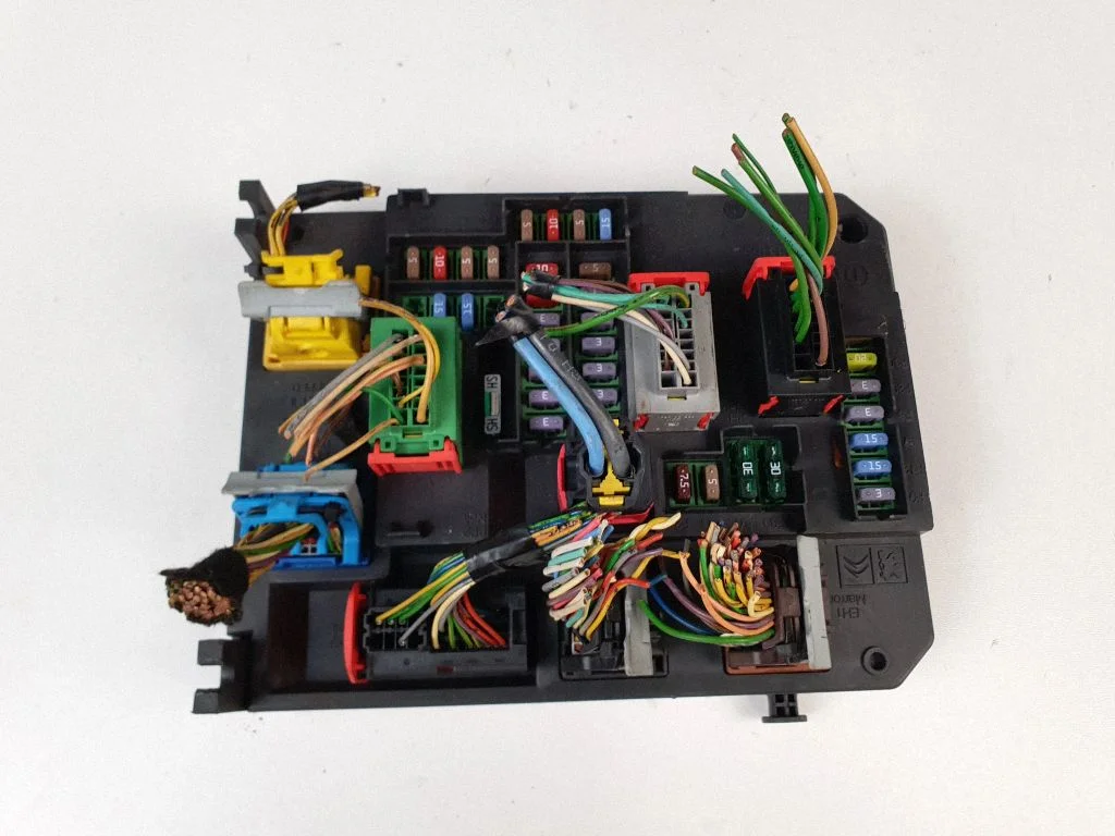 Fuse module – Peugeot 508 RXH (2011-2018)