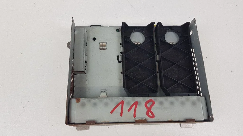 Radio/CD/DVD/GPS head unit 4E0035541B – Audi A8 S8 D3 4E (2002-2009)