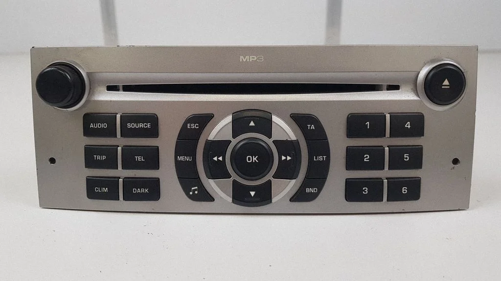 Radio/CD/DVD atskaņotājs/navigācija 7645110393