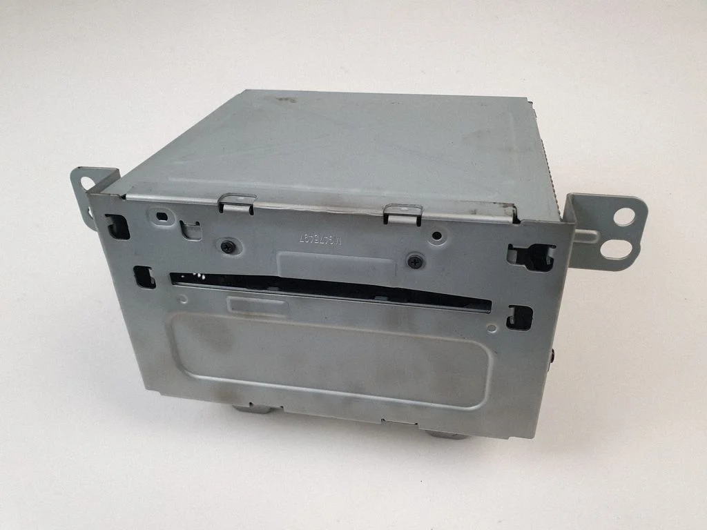 Radio/CD/DVD/GPS head unit 23210021