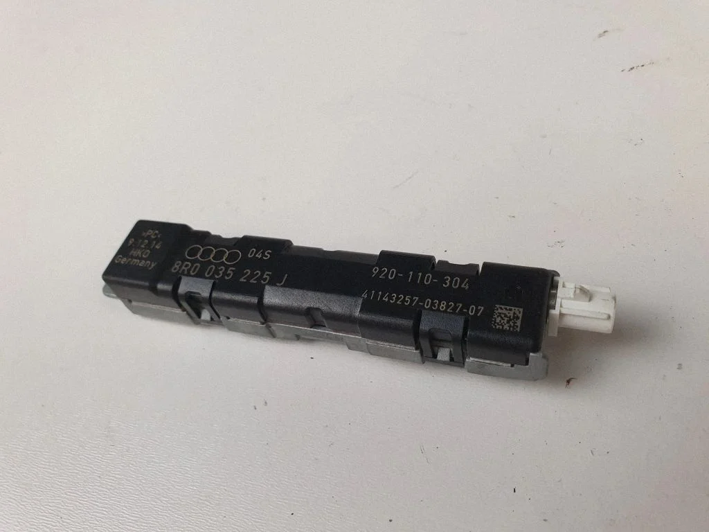 Aerial antenna amplifier – Audi Q5 SQ5 8R (2008-2017)
