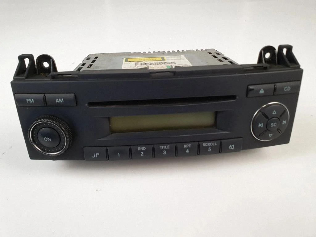 Radio/CD/DVD atskaņotājs/navigācija A0048203986