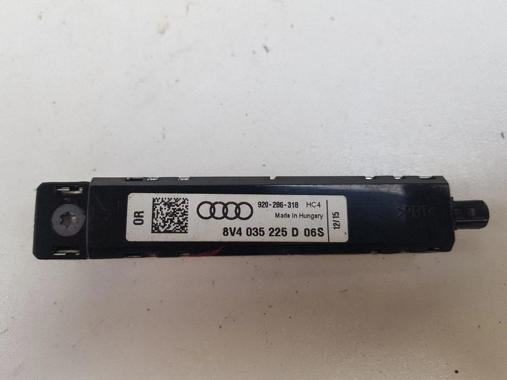 Antenni võimendi 8V4035225D