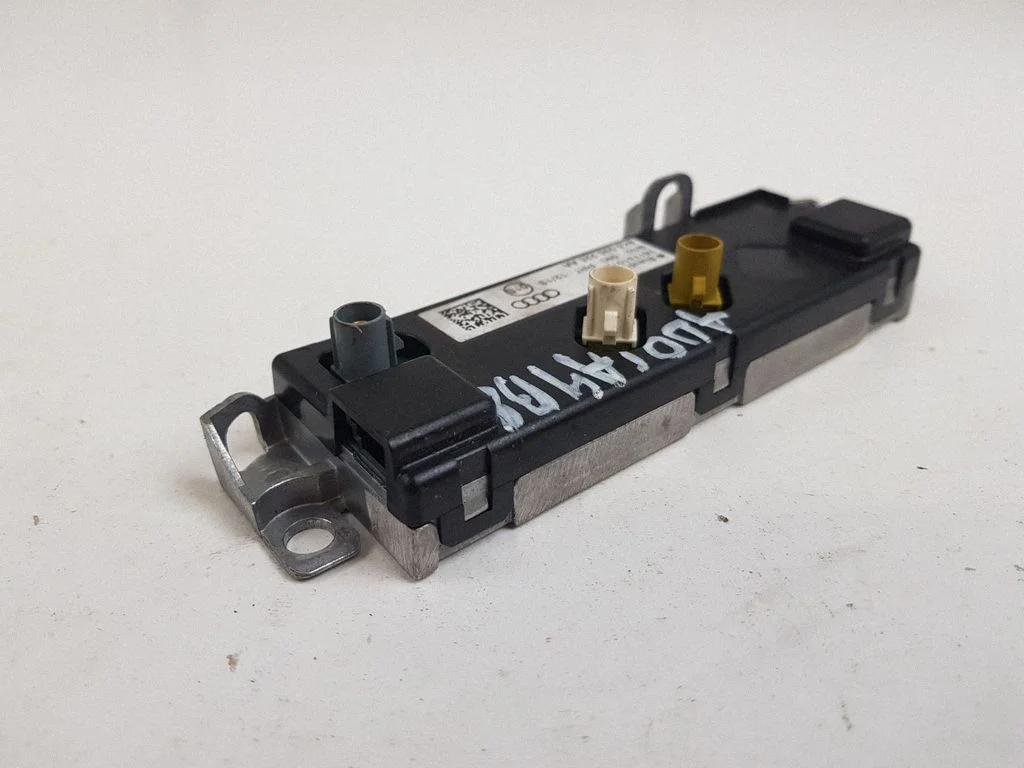 Aerial antenna amplifier – Audi A4 Allroad B8 (2008-2016)