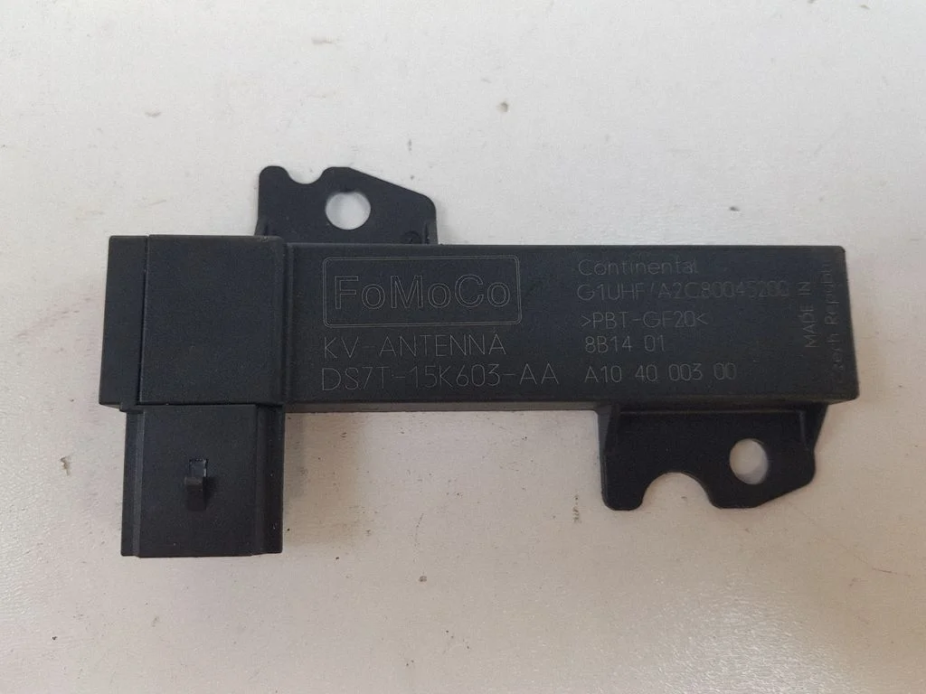 Antenas pastiprinātājs DS7T15K603AA