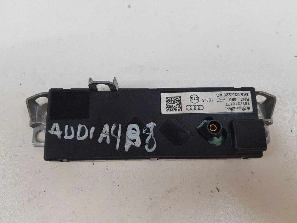 Aerial antenna amplifier 8K5035225AC