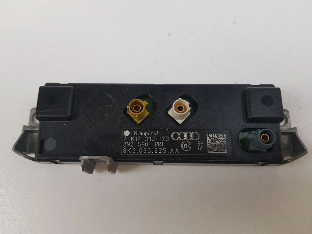 Aerial antenna amplifier 8K5035225AA